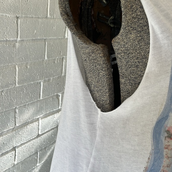 Holister Women’s Muscle Tank Tee S Graphic-Not All Who Wander Are Lost-Pullover - Picture 12 of 13